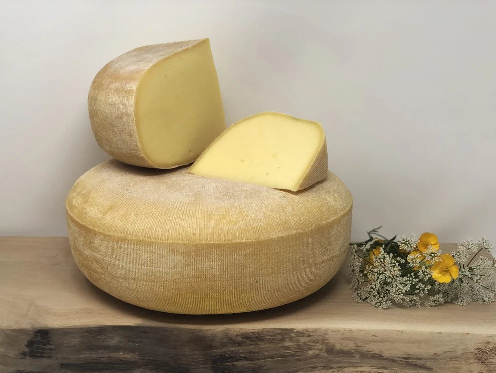 Organic Unpasteurised Botton Gouda approx 250g